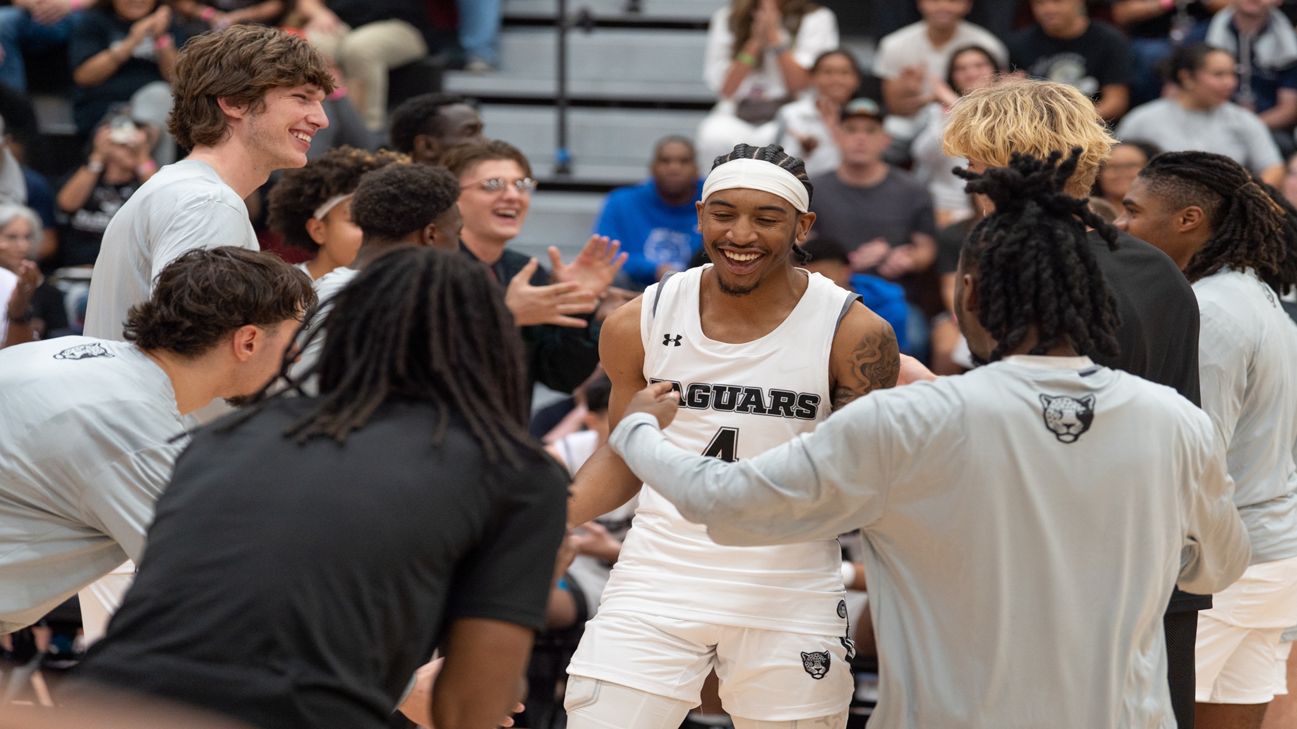 Antwone Gonzales, SR (Photo by Kevin Castro)
