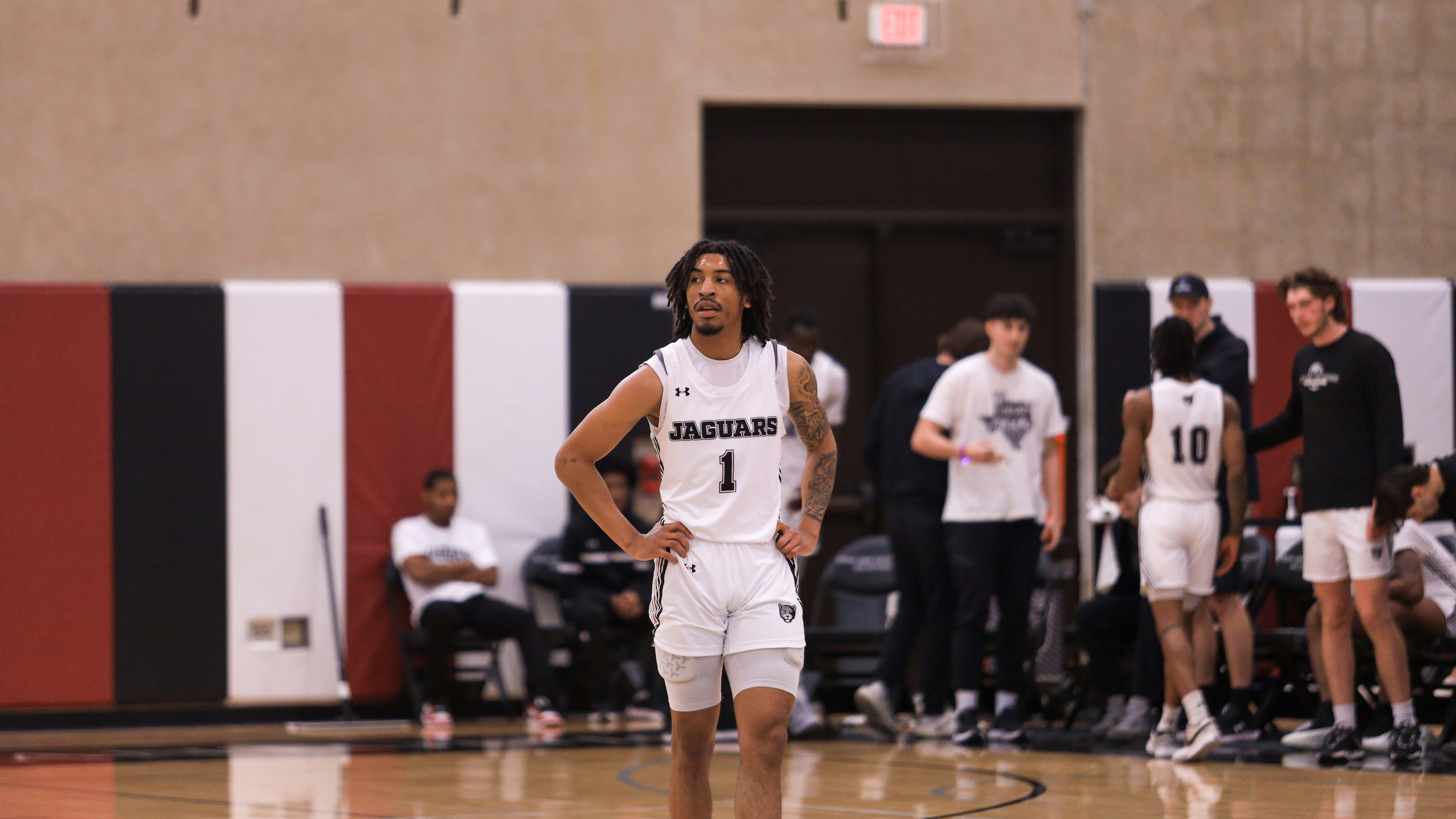 Antwone Ganzales taking a breather after a dominant performance vs LSU-S.