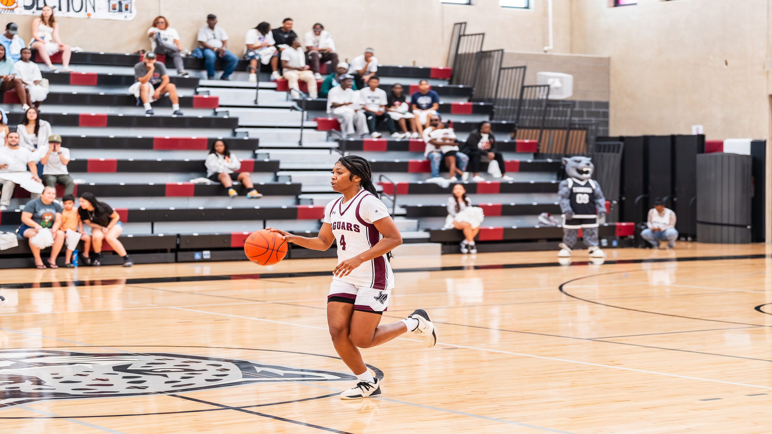 TaMya Whitemon, SO (Photo by Kevin Castro)